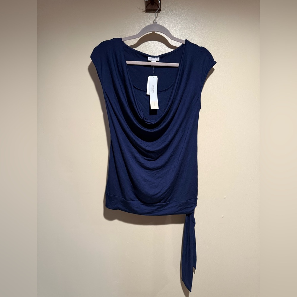 NWT A Pea in the Pod Drape Nursing Top in Navy